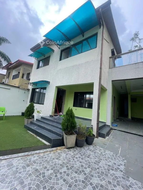 Villa duplex 7 pièces — Angré 8e Tranche
