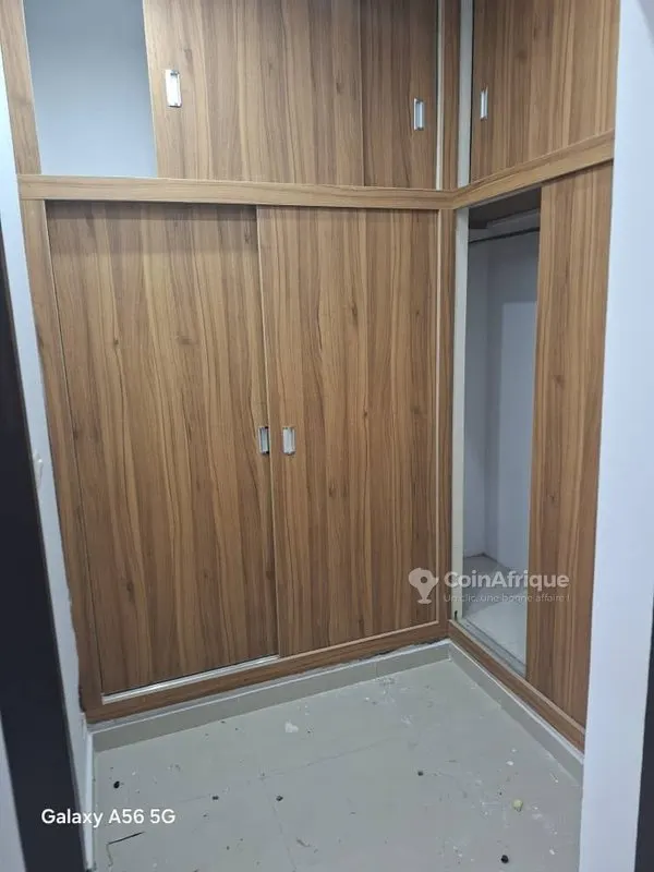 Villa duplex 4 pièces avec garage — Cité Groupement 4000