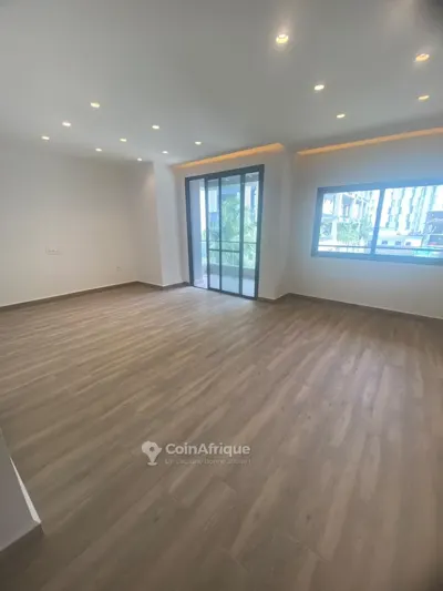 Appartement 4 pièces — Marcory Zone 4