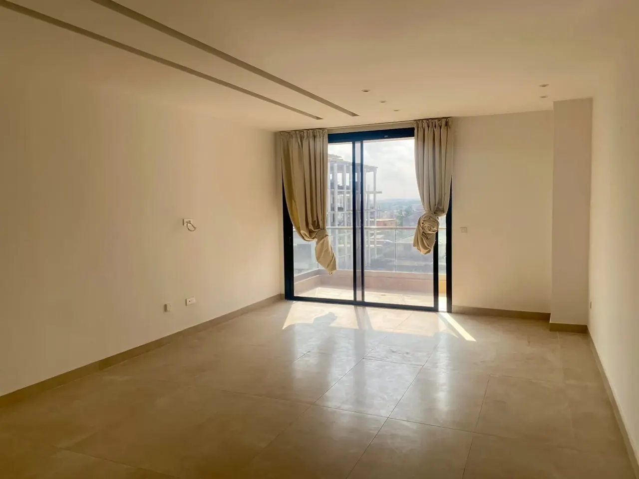 Appartement F5 4 chambres moderne — Cocody Riviera M'Badon