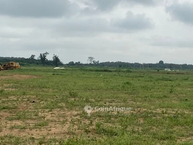 Terrain 500 m² — Brofodoume