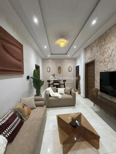 Appartement meublé 3 pièces avec jacuzzi — Bingerville