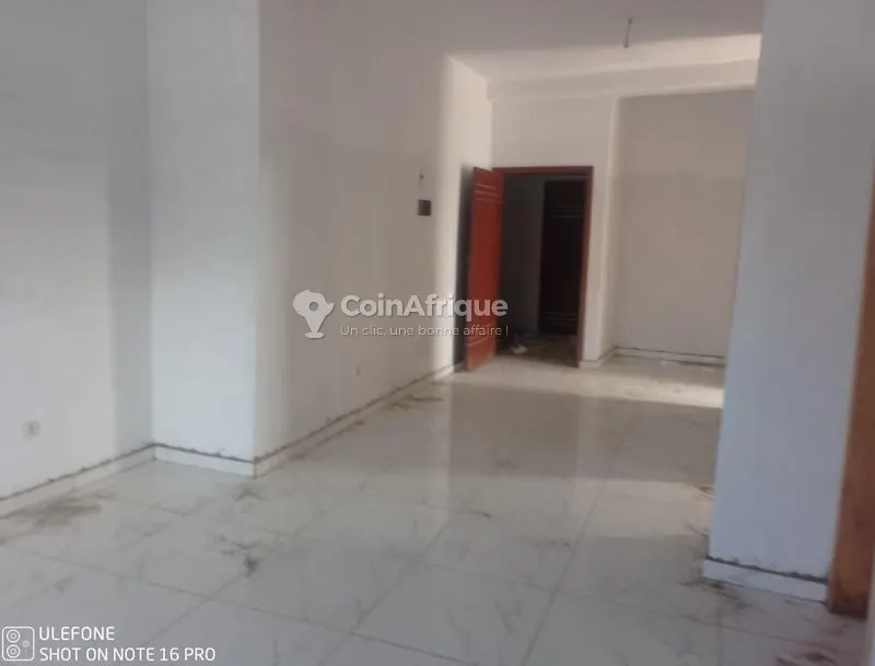 Appartement 2 pièces neuf — Cocody Hôtel Ivoire