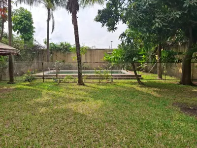 Maison 6 pièces avec piscine — Cocody Vallons