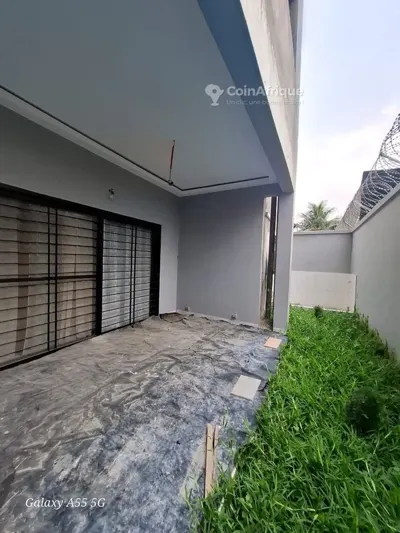 Location appartement  4 pièces – Angré  chu base cie