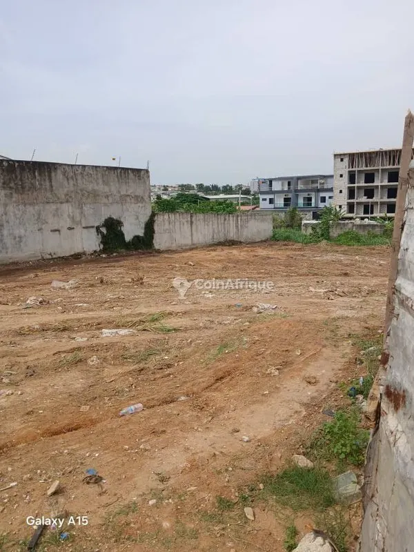 Terrain 404 m² — Cocody Riviera Faya