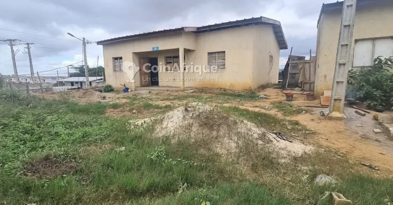 Maison basse 4 pièces à l'état brut — Bingerville