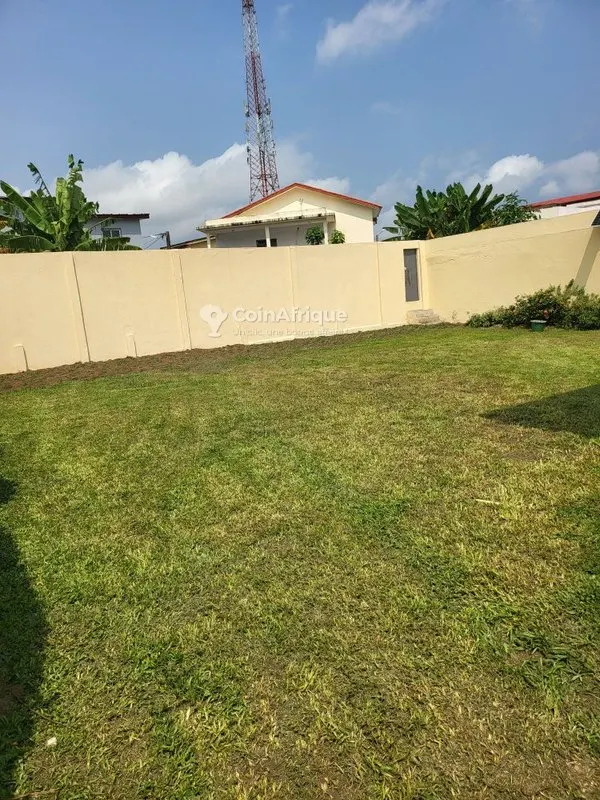 Villa duplex 4 pièces — Cocody Riviera Abatta