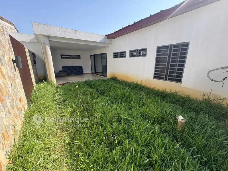 Villa basse 4 pièces avec jardin et garage — Riviera 3 Cité Oscars