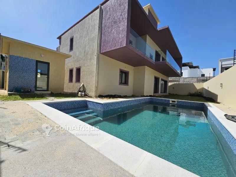 Villa duplex 6 pièces avec piscine — Cocody Riviera M'Pouto