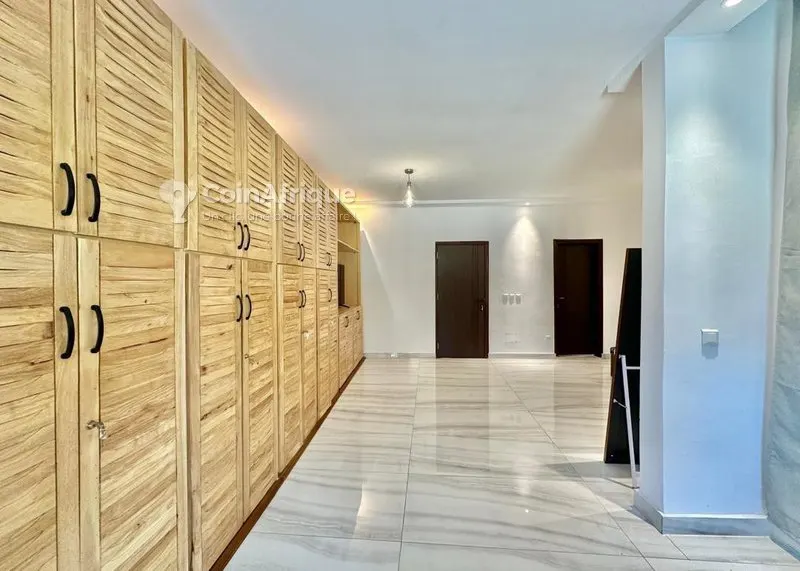 Villa duplex 6 pièces meublée de standing — M'badon