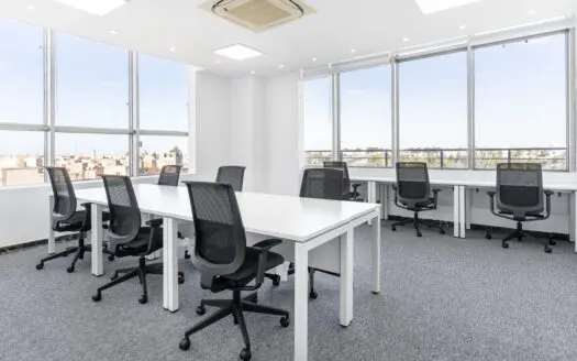 Bureau privé 5+ personnes avec Wi-Fi haut débit — Cocody Vallons